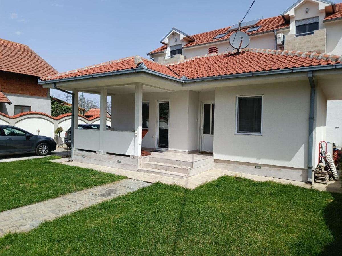 Krnjaca Serbian Home With Garden מראה חיצוני תמונה