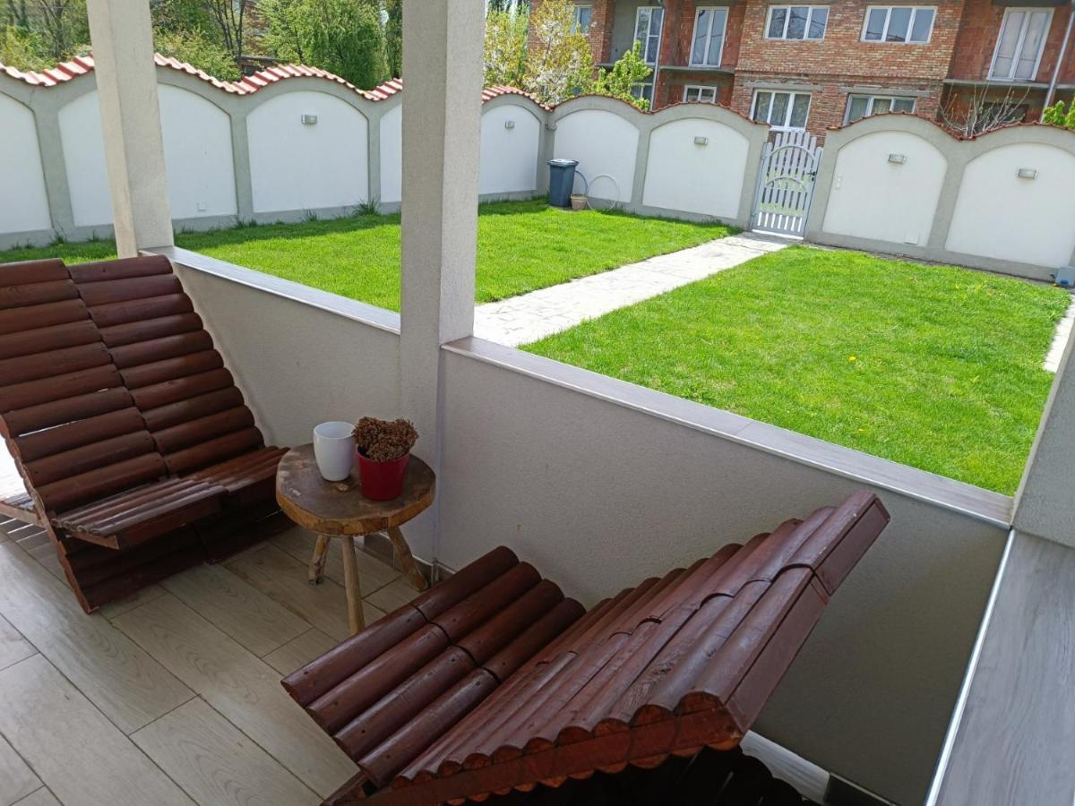 Krnjaca Serbian Home With Garden מראה חיצוני תמונה