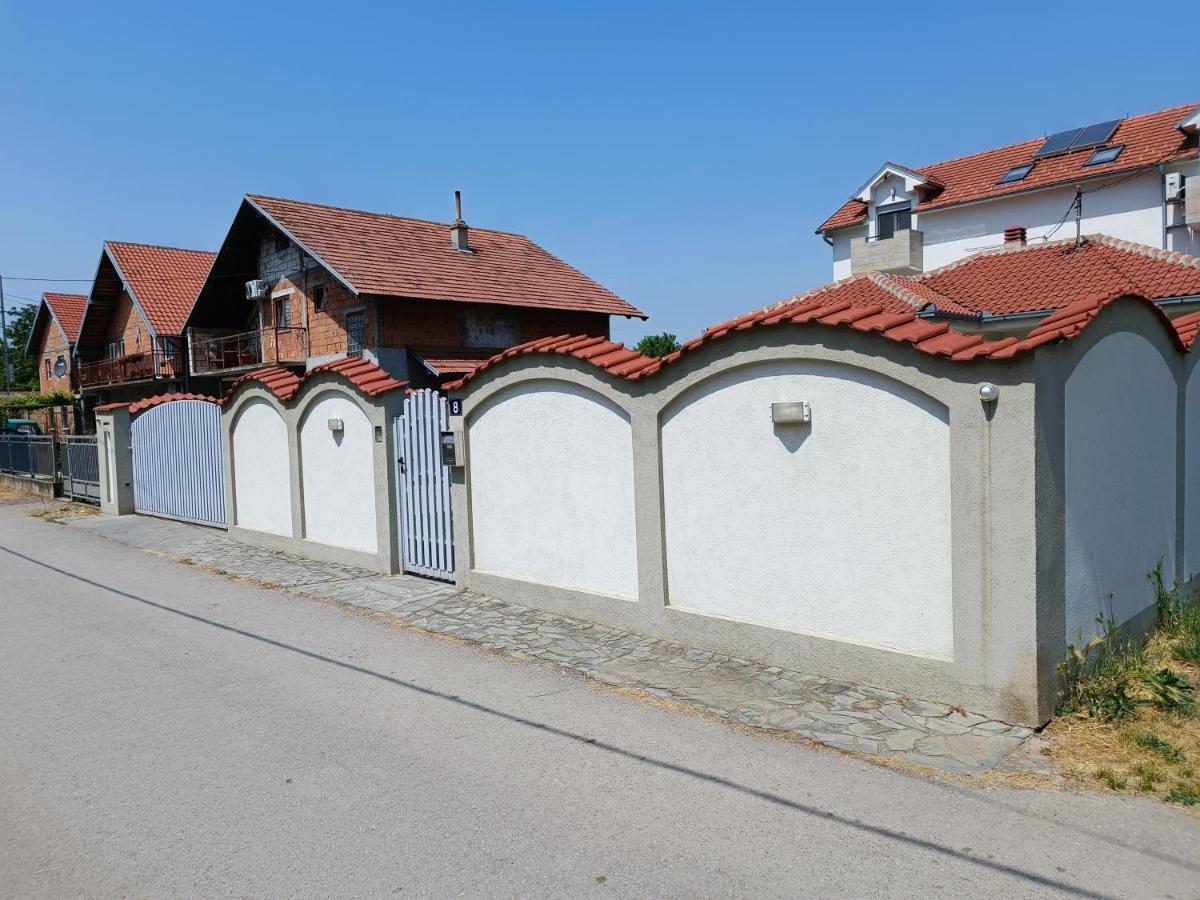 Krnjaca Serbian Home With Garden מראה חיצוני תמונה
